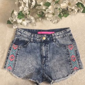 Tinseltown Denim Couture jean shorts